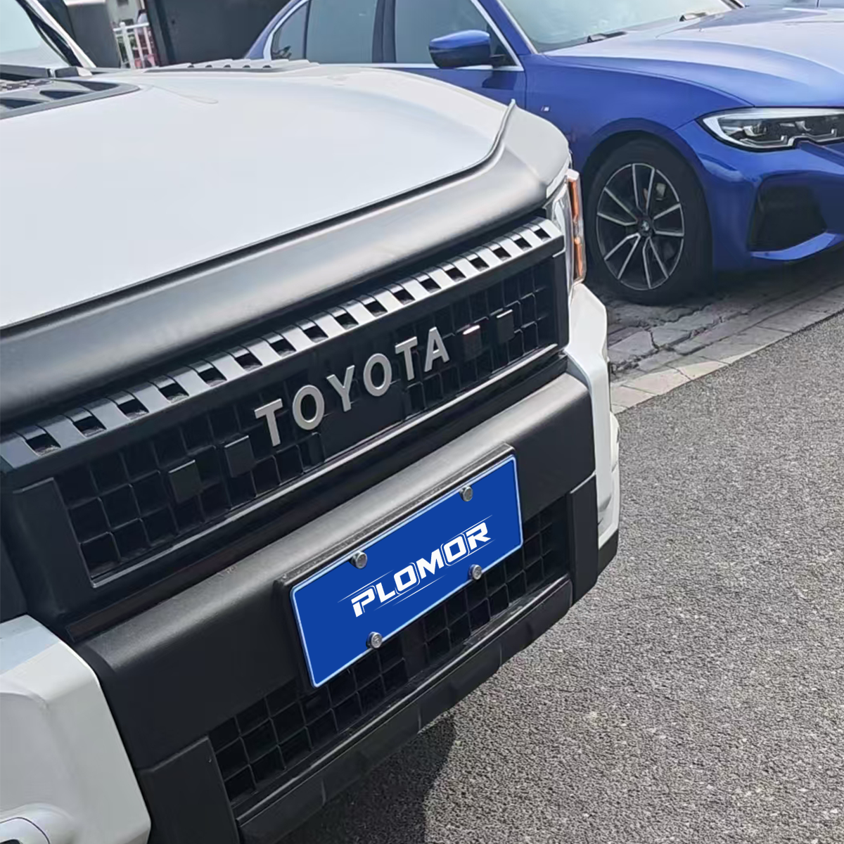 Toyota LC250 Grille Amber Light Kit – Constant Yellow Plug & Play Off-Road Lights