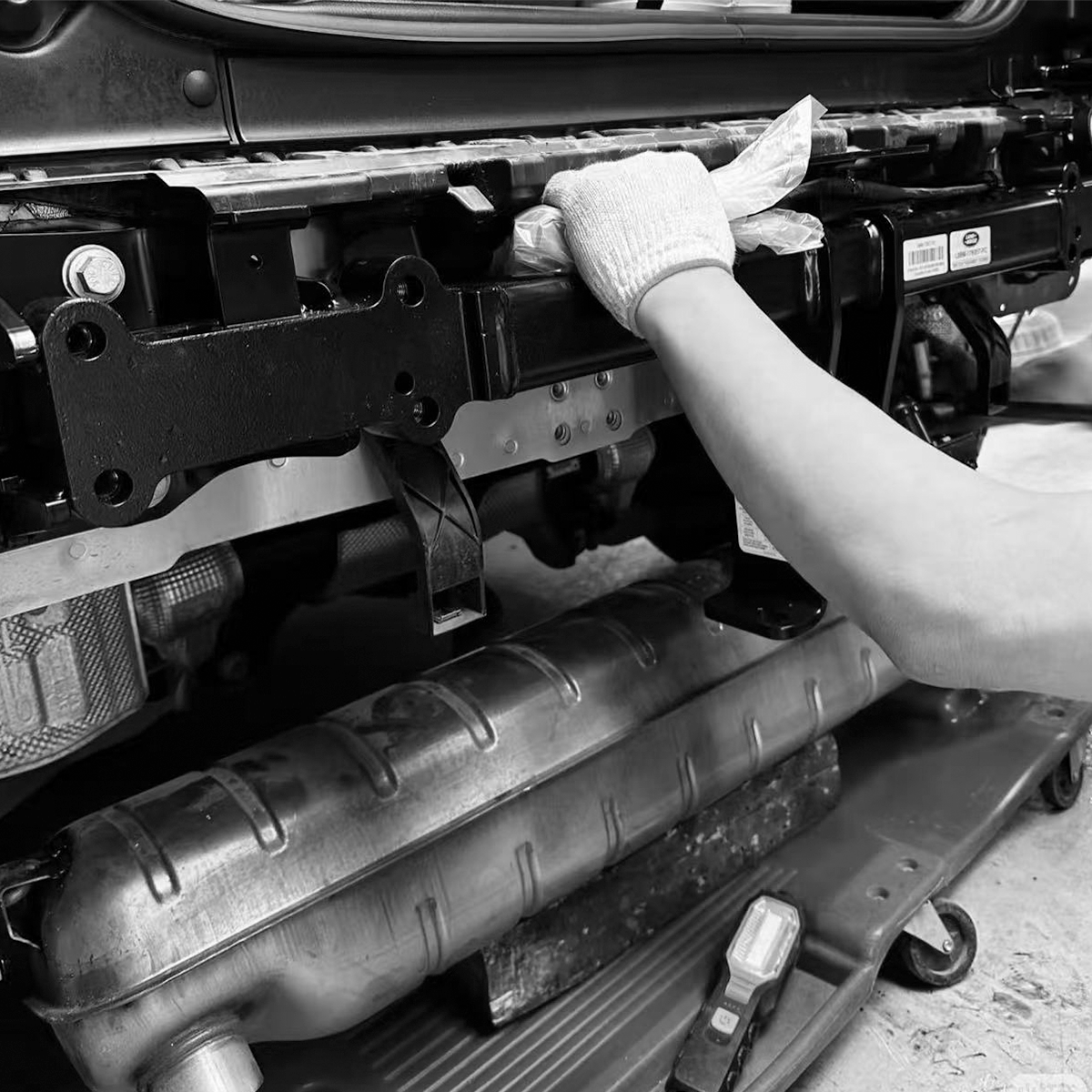 Steel Tow Bar for Land Rover Defender 90/110 -1