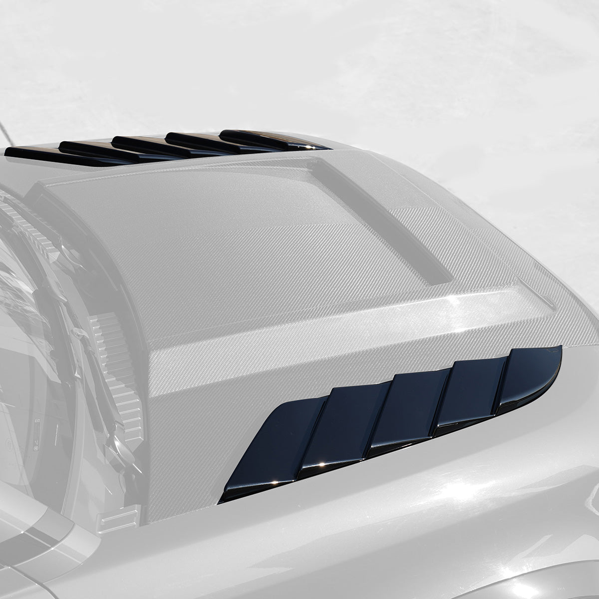 PLOMOR Dual-Fin Hood Vent Trim Installed on Defender 90 110 130 Front View