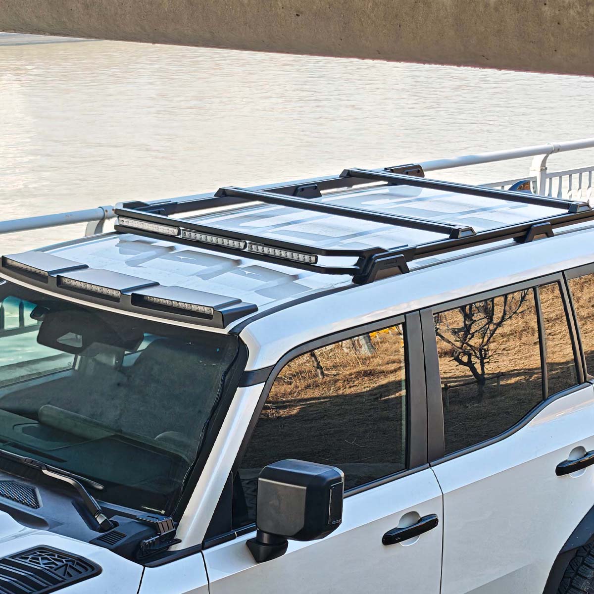 Toyota Land Cruiser LC250 & GX550 Aluminum Roof Rack Frame with Integrated Triple LED Light (2024–2027)