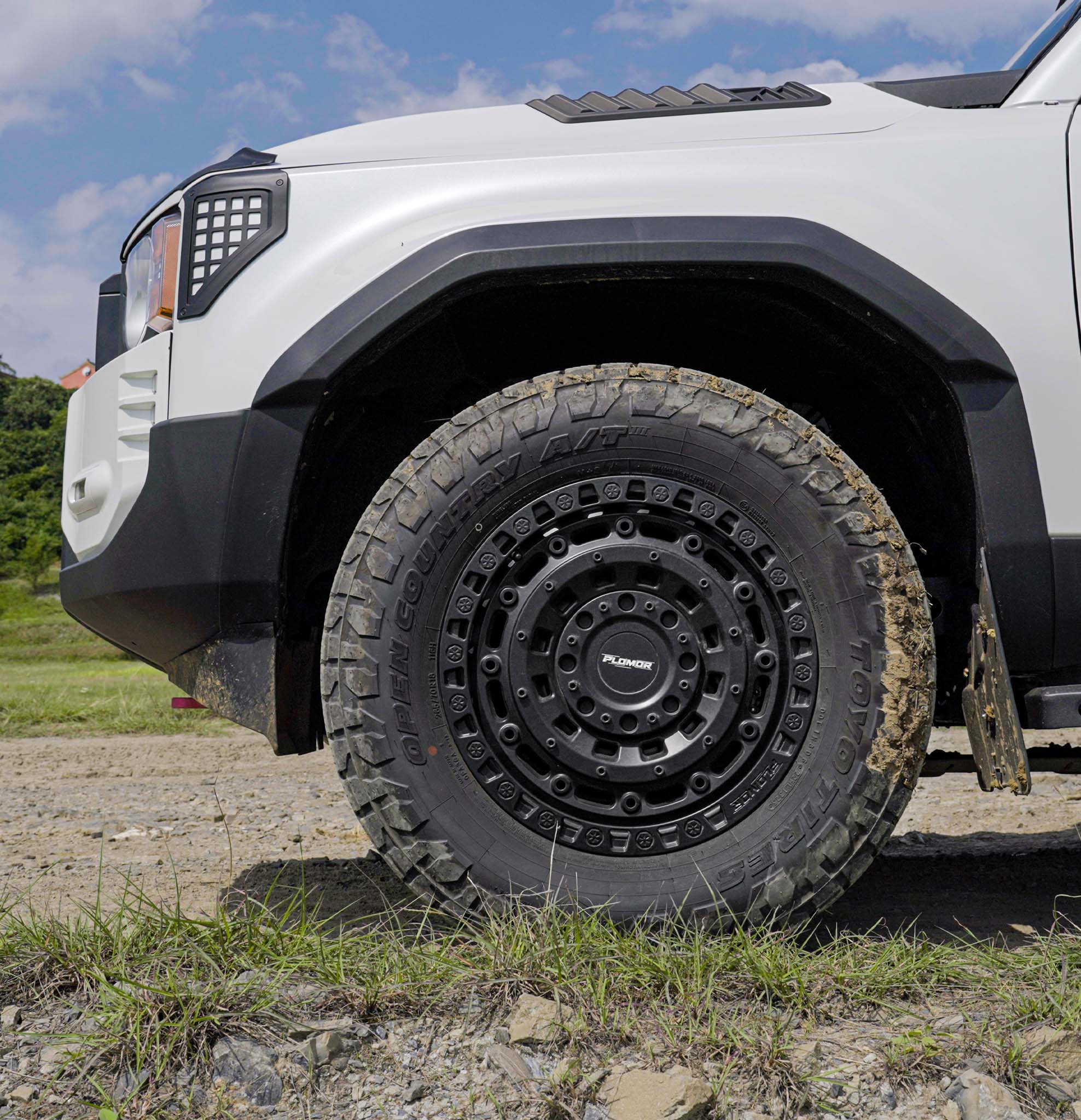 Toyota Land Cruiser LC250 & GX550 18-Inch Forged Beadlock-Style Aluminium Wheels (2024–2027)