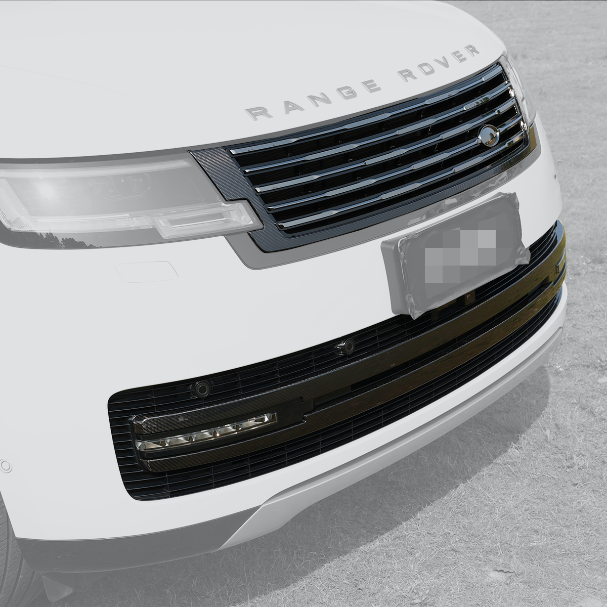 Range Rover L460 full carbon fiber exterior kit installed (grille, side vents, tailgate cover)