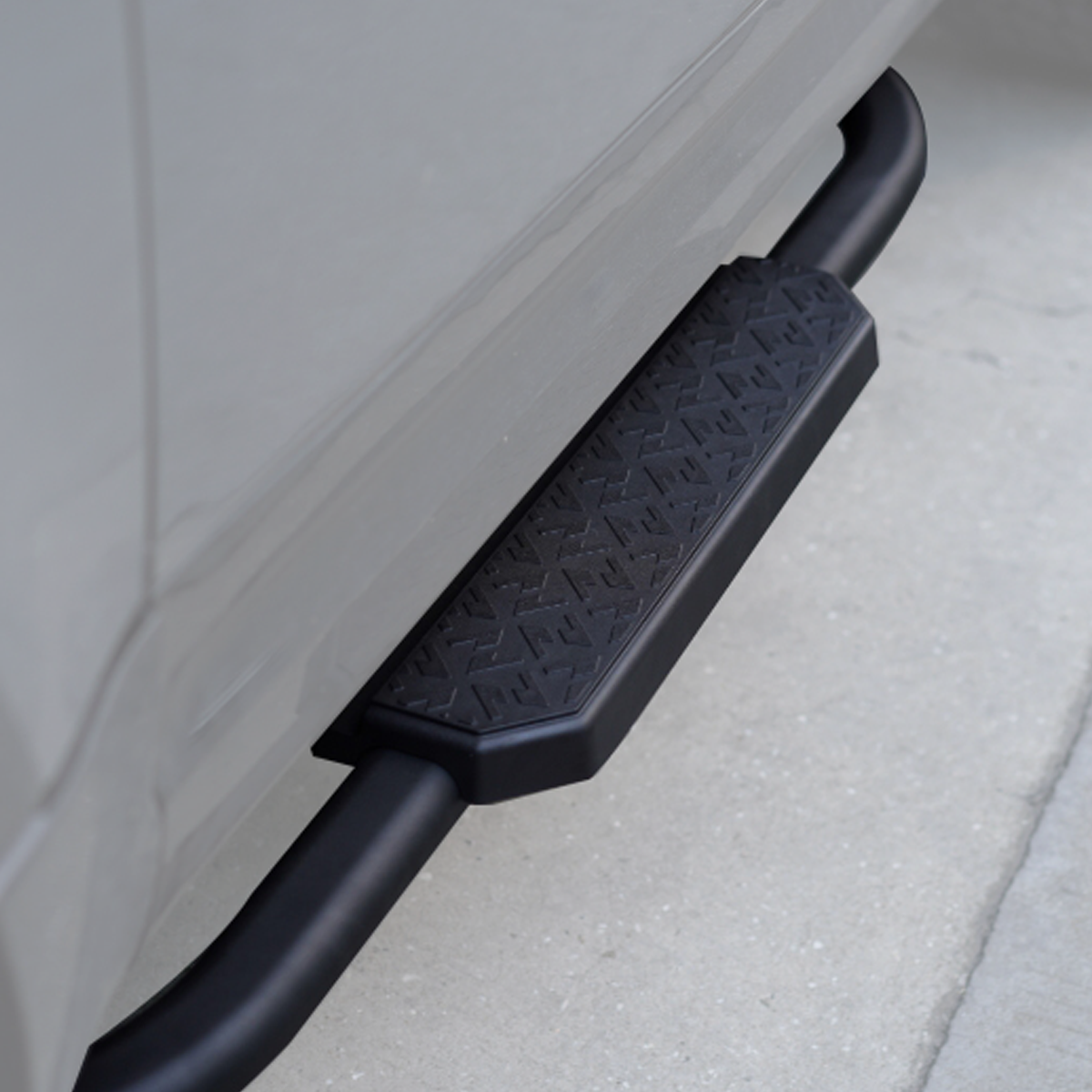 Heavy Duty Fixed Running Boards for Land Rover Defender 90 / 110 ZHOUS