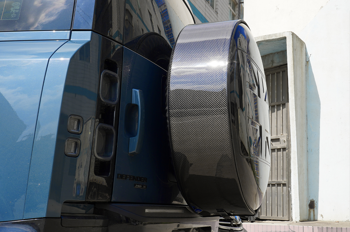 Carbon-Look Surface	 - Carbon Fibre Outer Ring for Spare Tyre Cover