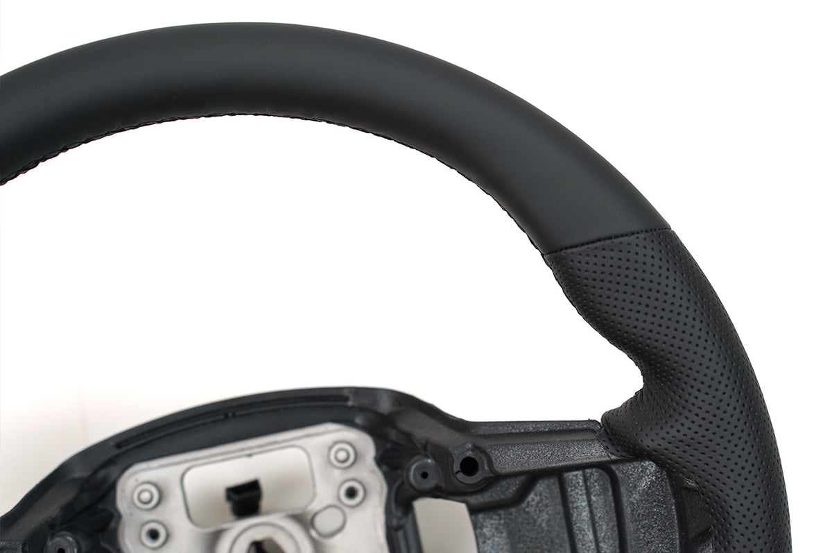	Full Nappa Finish - Flat-Bottom Perforated Steering Wheel  Nappa / Carbon Fiber + Nappa