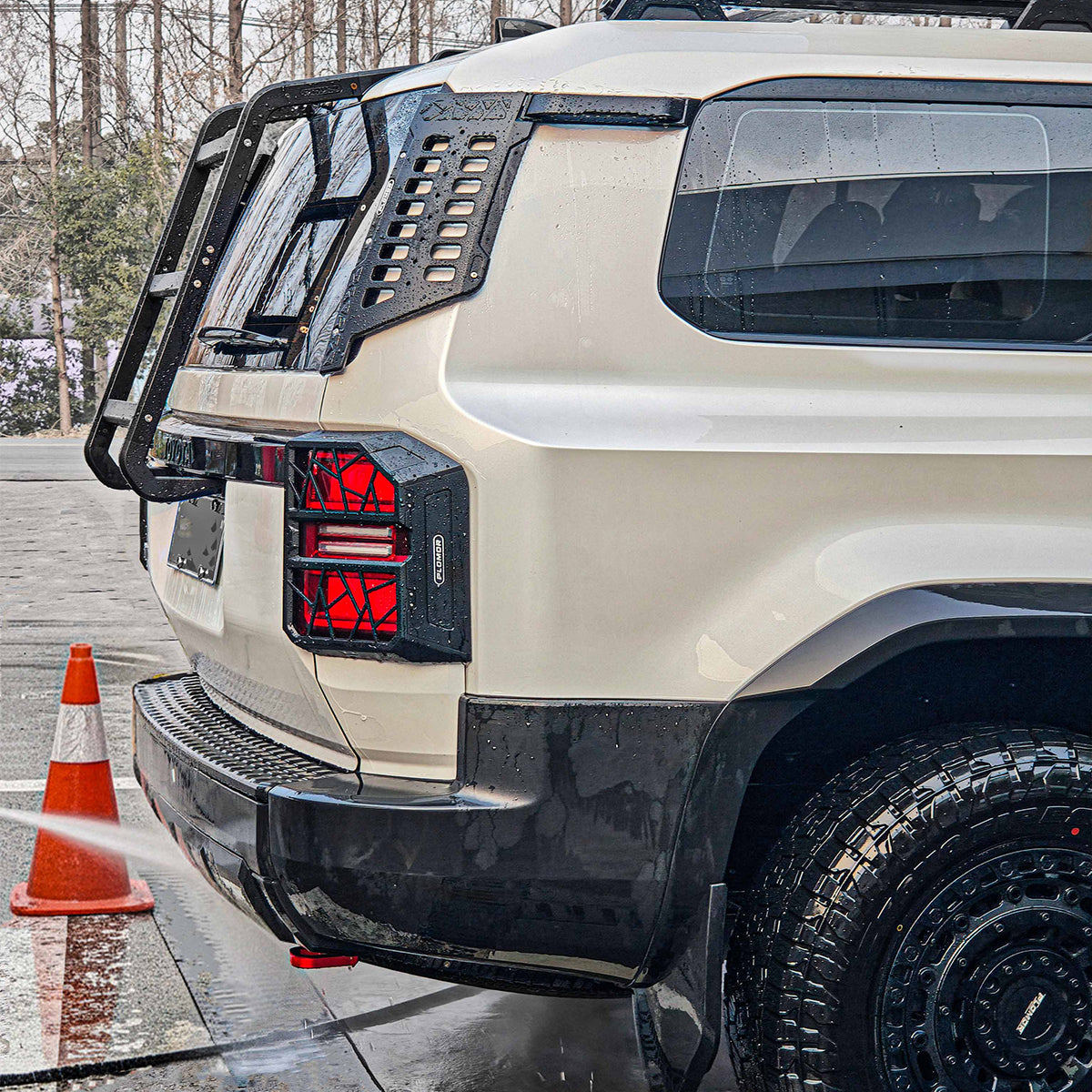 Custom Tail Light Guards for Toyota LC250 2024-2026 – Off-Road Ready & Drill-Free Fitment