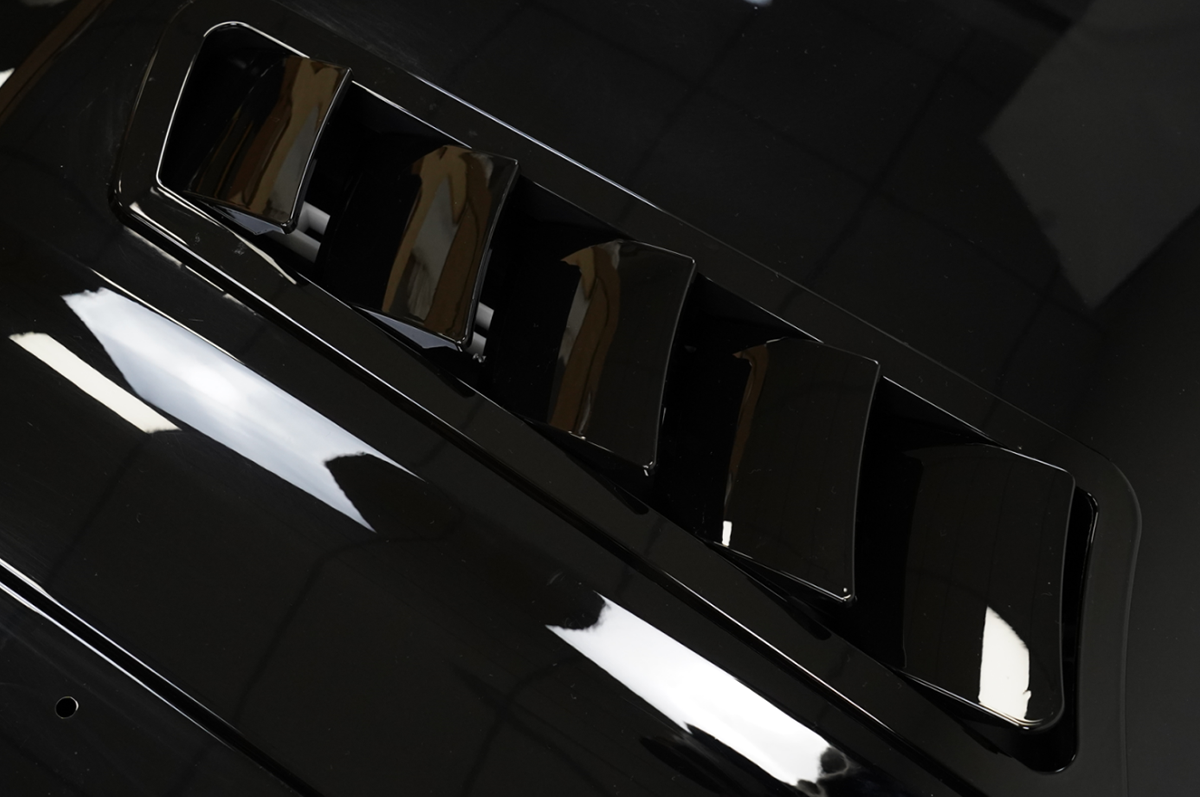 Smart Dynamic Hood for Land Rover Defender – Gloss Black - Dynamic Hood for Land Rover Defender