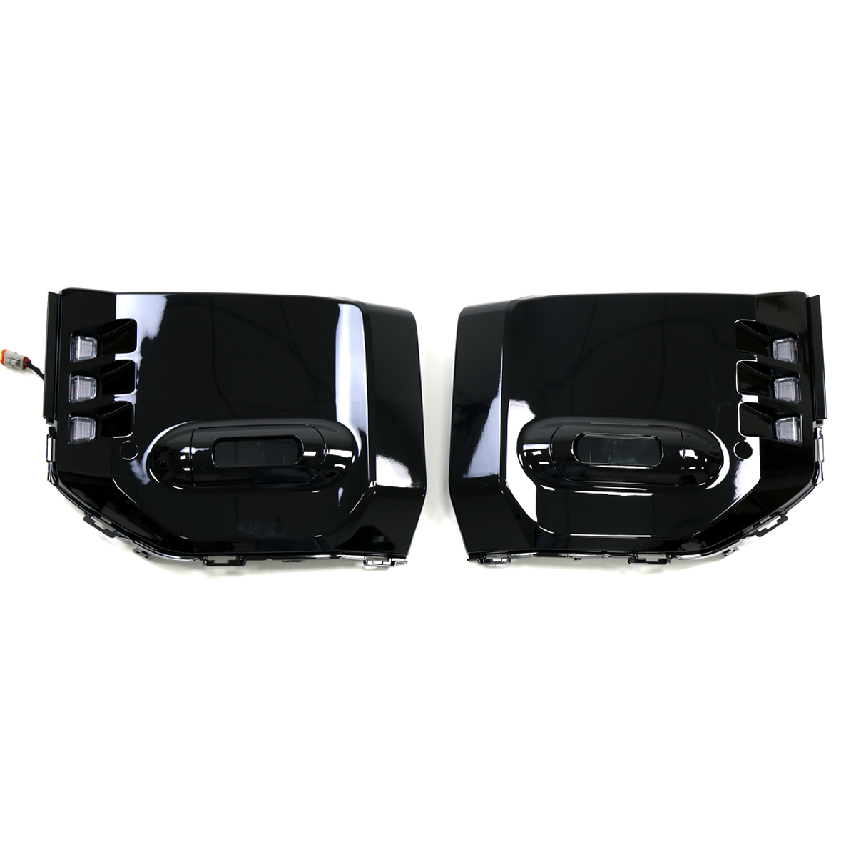 Enhance your Toyota Land Cruiser LC250 (2024+) with PLOMOR’s durable Gloss Black fog light frame, featuring optional DRL, sequential turn signals, and a custom fit with minimal installation required.