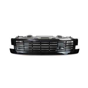 PLOMOR SV-style front grille close-up for Range Rover L461, highlighting the durable ABS construction, premium chrome plating, and precise OEM fitment clips.