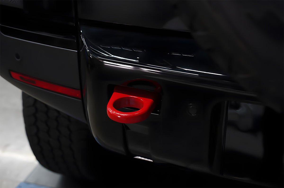 Defender Rear Towing Loop – Black - PLOMOR Heavy-Duty Tow Hook for Land Rover Defender 90 / 110 / 130 – Red & Black