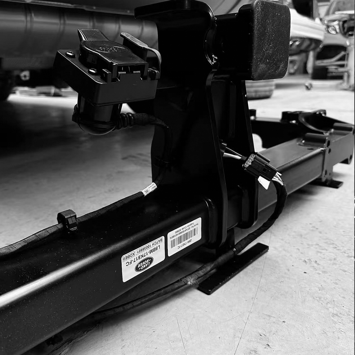 Steel Tow Bar for Land Rover Defender 90/110 -2