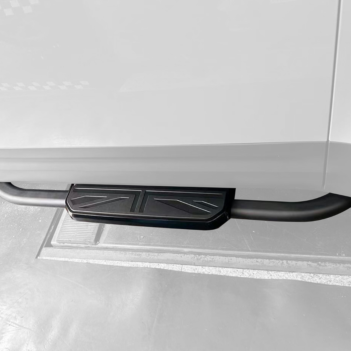 Union Jack side steps installed on Land Rover Defender 110