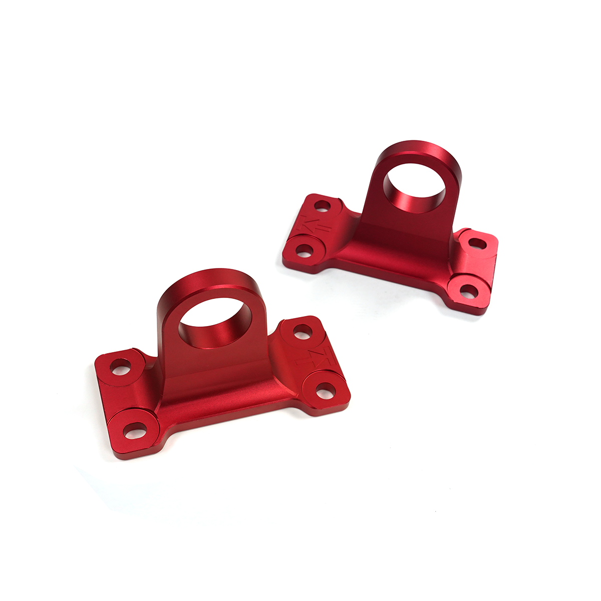 Heavy-duty aluminium tow hooks for Defender 90/110 detail view