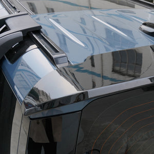 Clean rear design with roof spoiler on Defender 90 110