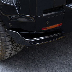 Rear bumper corner covers on vehicle for Land Rover Defender 90