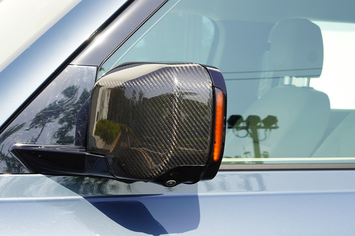 Premium carbon fibre material. - PLOMOR Carbon Fiber Mirror Covers for Land Rover Defender 90/110/130