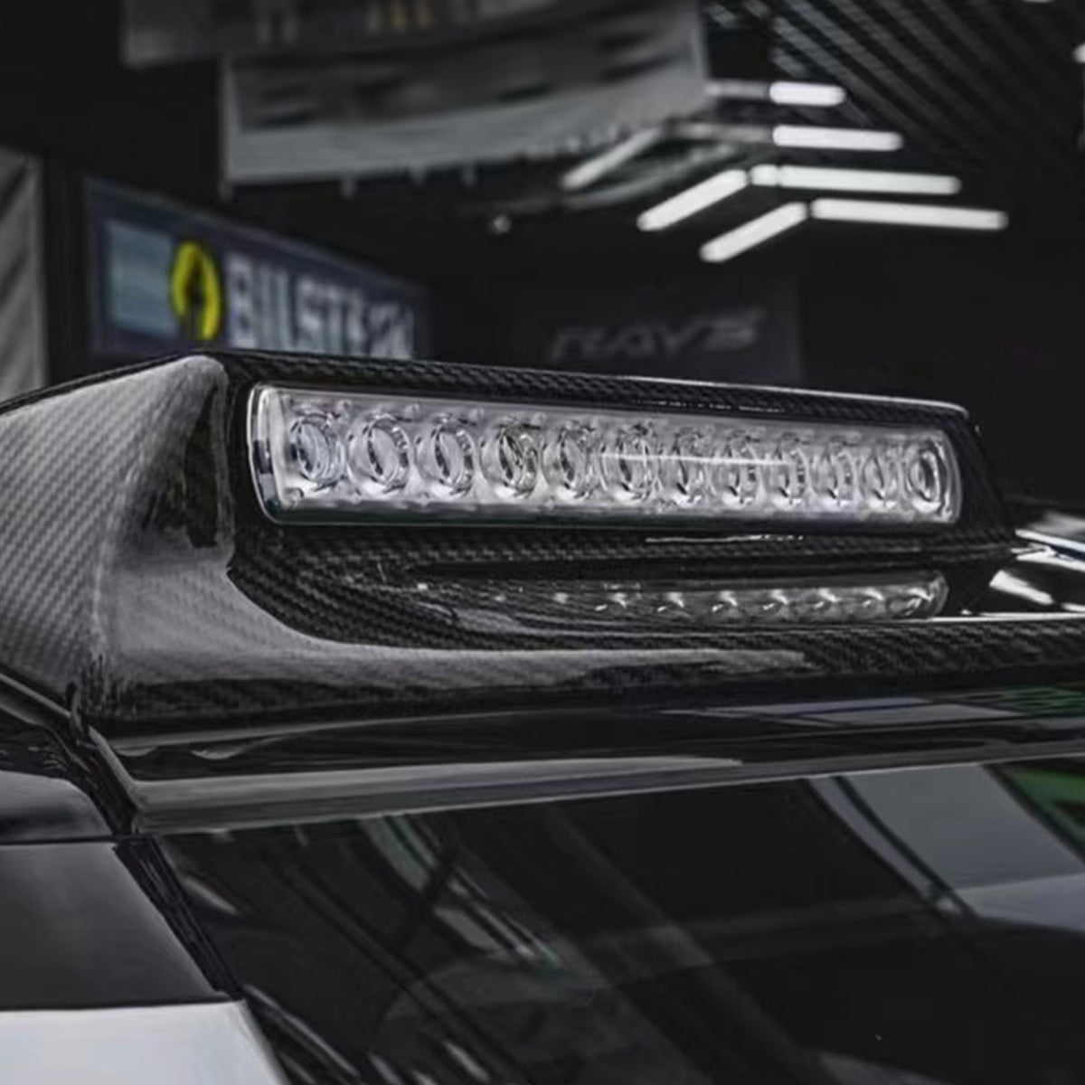 Dual LED lighting system for Defender L663