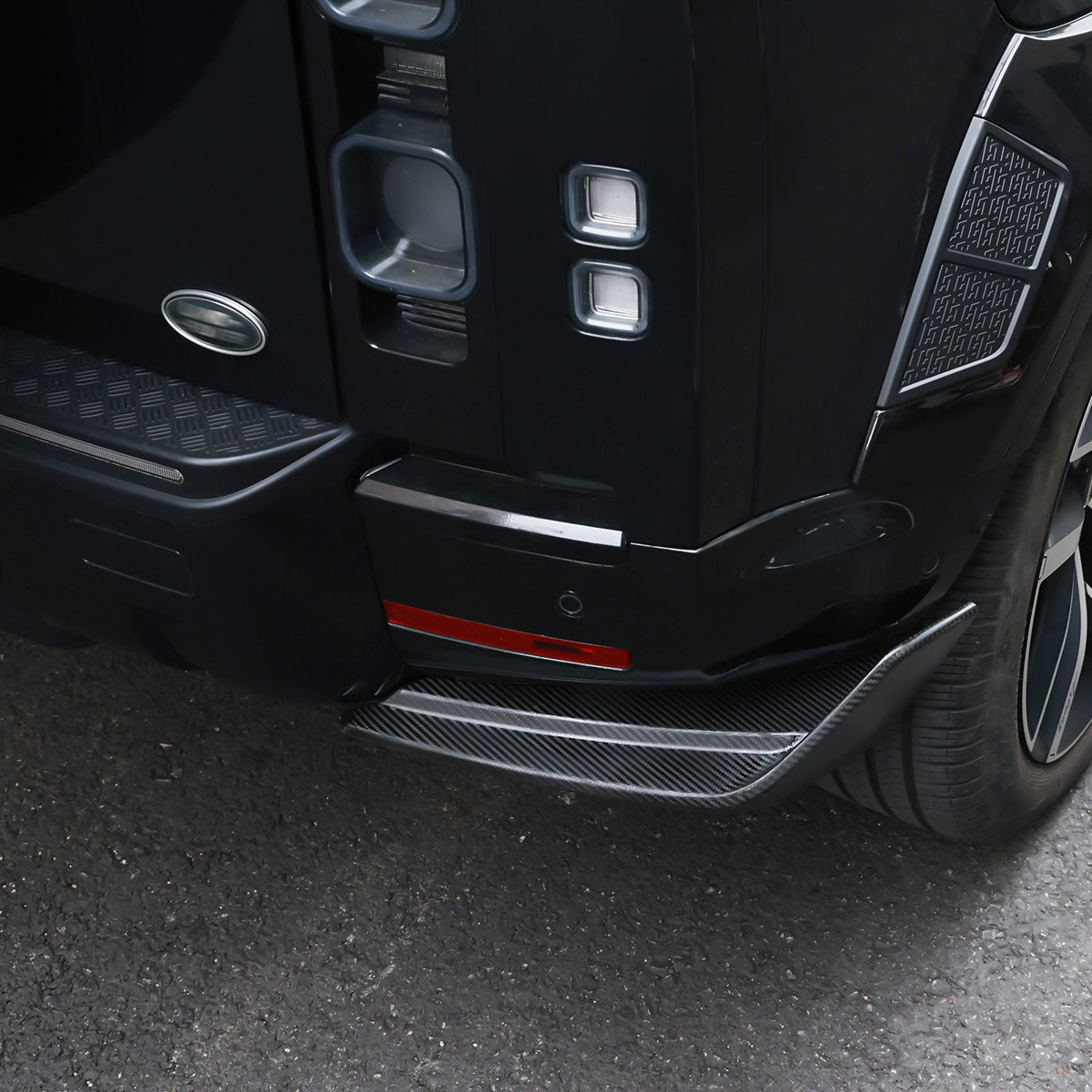 Installed rear bumper corner protection detail for Defender L663