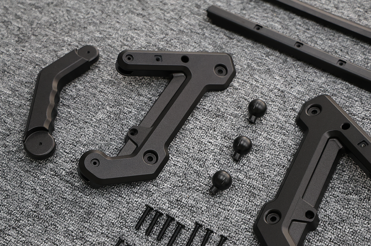 Premium Aluminium Alloy Construction - PLOMOR Land Rover Defender 90/110 Black Aluminium Central Console Extension