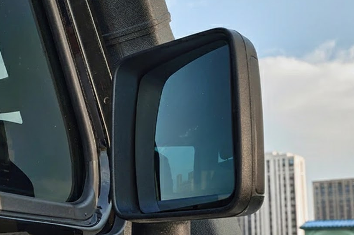 Enhanced Rearward Visibility - Wide-Angle Side Mirror Glass with Blue Tint for INEOS Grenadier (2023+)