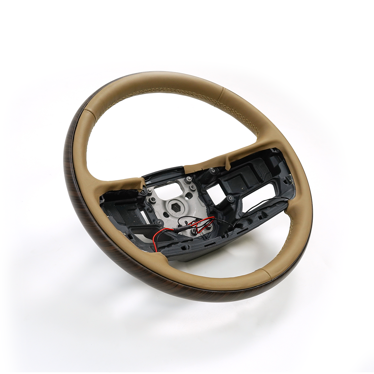 Heated steering wheel providing winter driving comfort for Range Rover L460