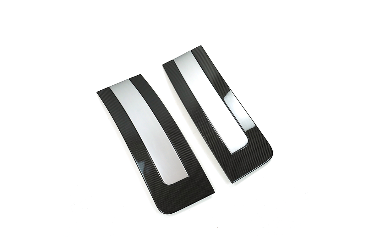 Premium Sport Styling - PLOMOR Range Rover L460 Dry Carbon Fiber Side Vent Trim | Gloss Black OEM Fit 2023+