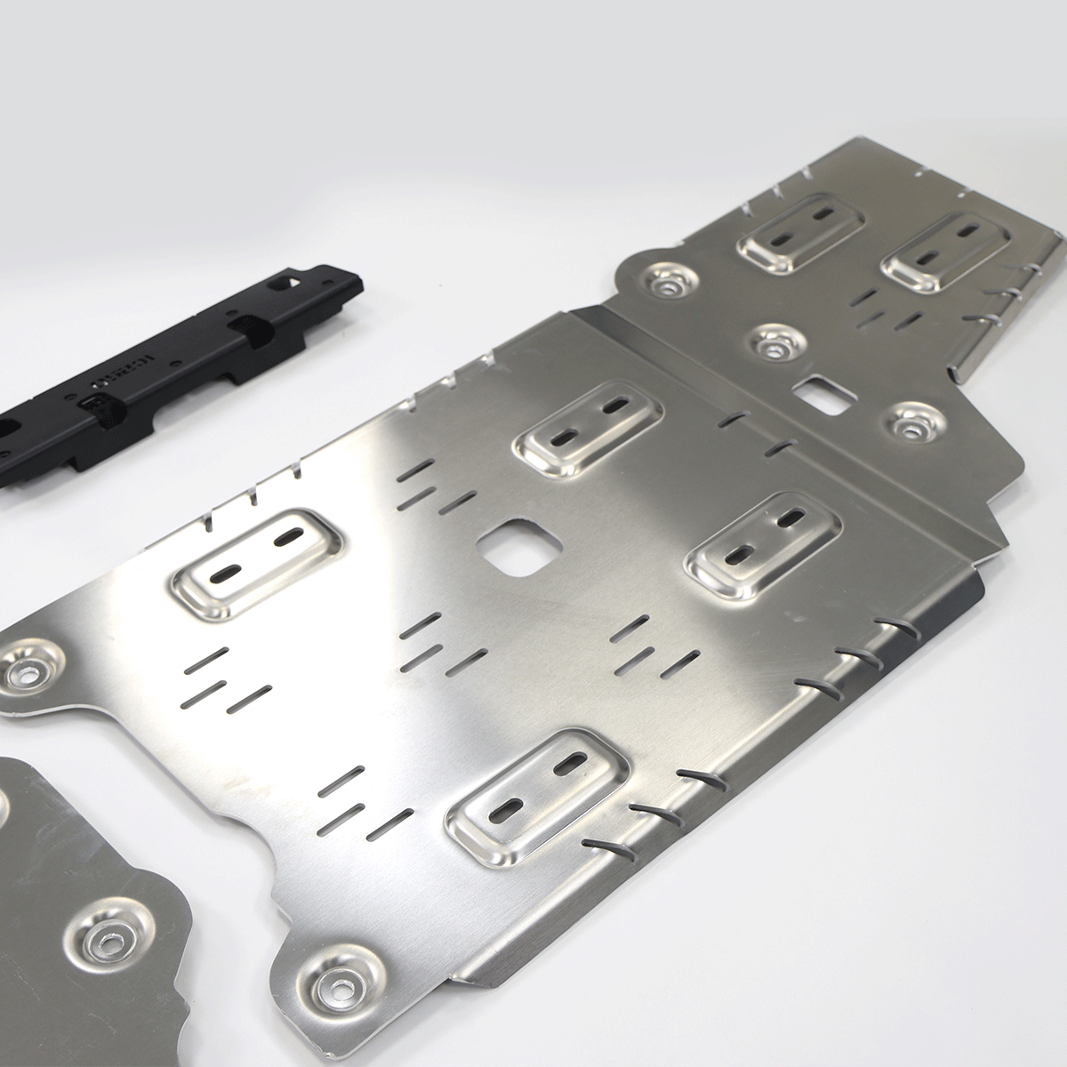 Aluminium magnesium alloy skid plate with natural metal finish for LC250