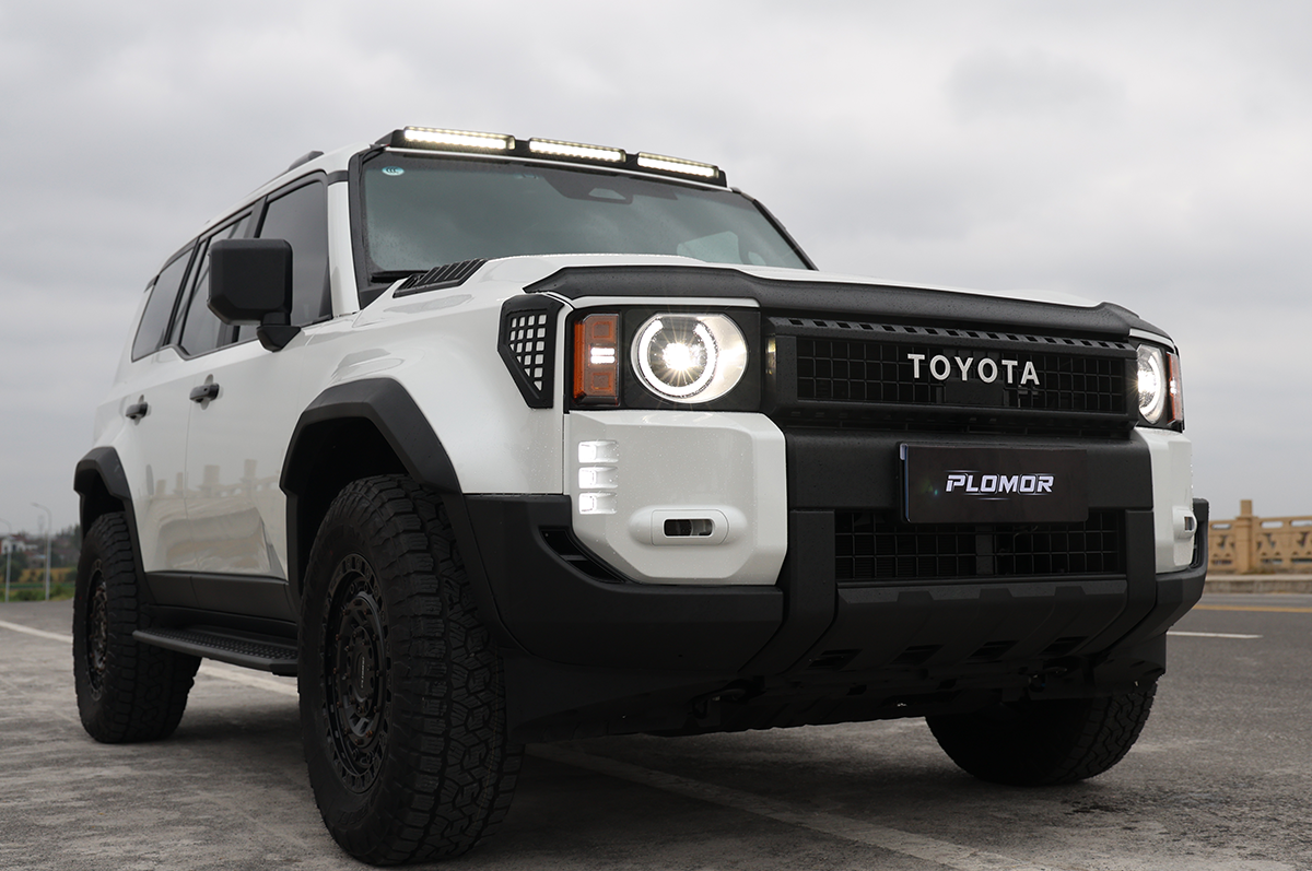 Three Finish Options with DRL - Fog Light Frames for Toyota Land Cruiser LC250 – White ABS