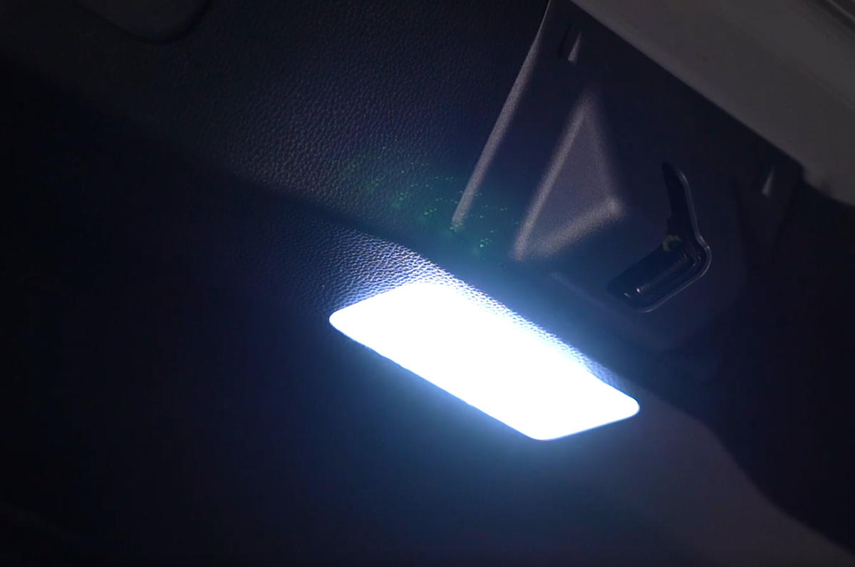 Intelligent & Manual Tailgate Light - Toyota LC250 Tailgate LED Light – Full-Screen Touch, Stepless Dimming, Wide-Angle Cargo Illumination