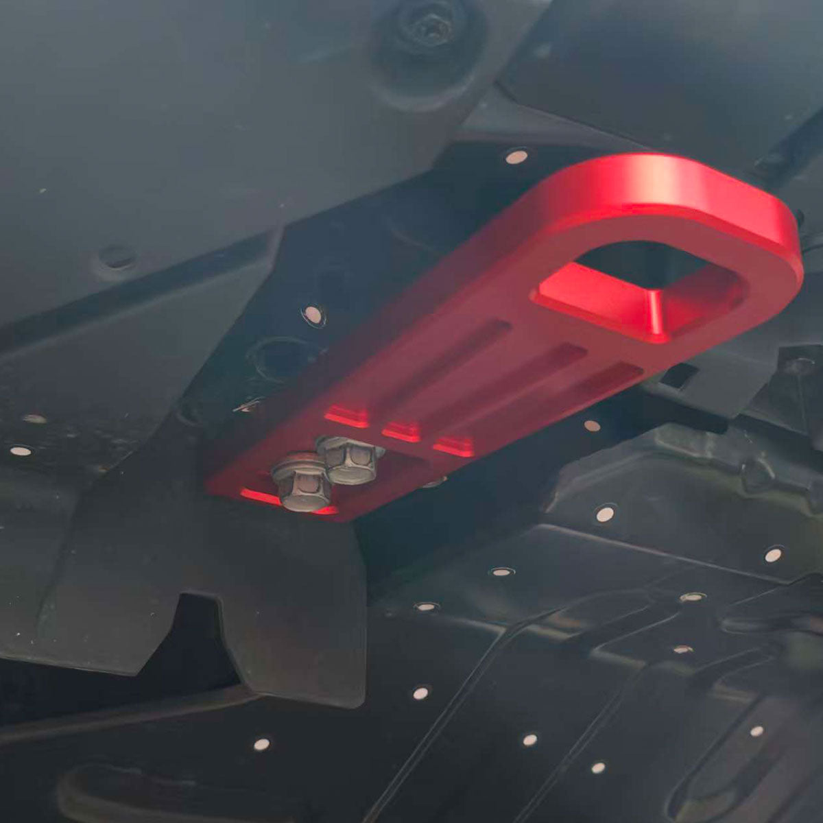 lc250-horizontal-rear-tow-hook-improved-recovery-angle.