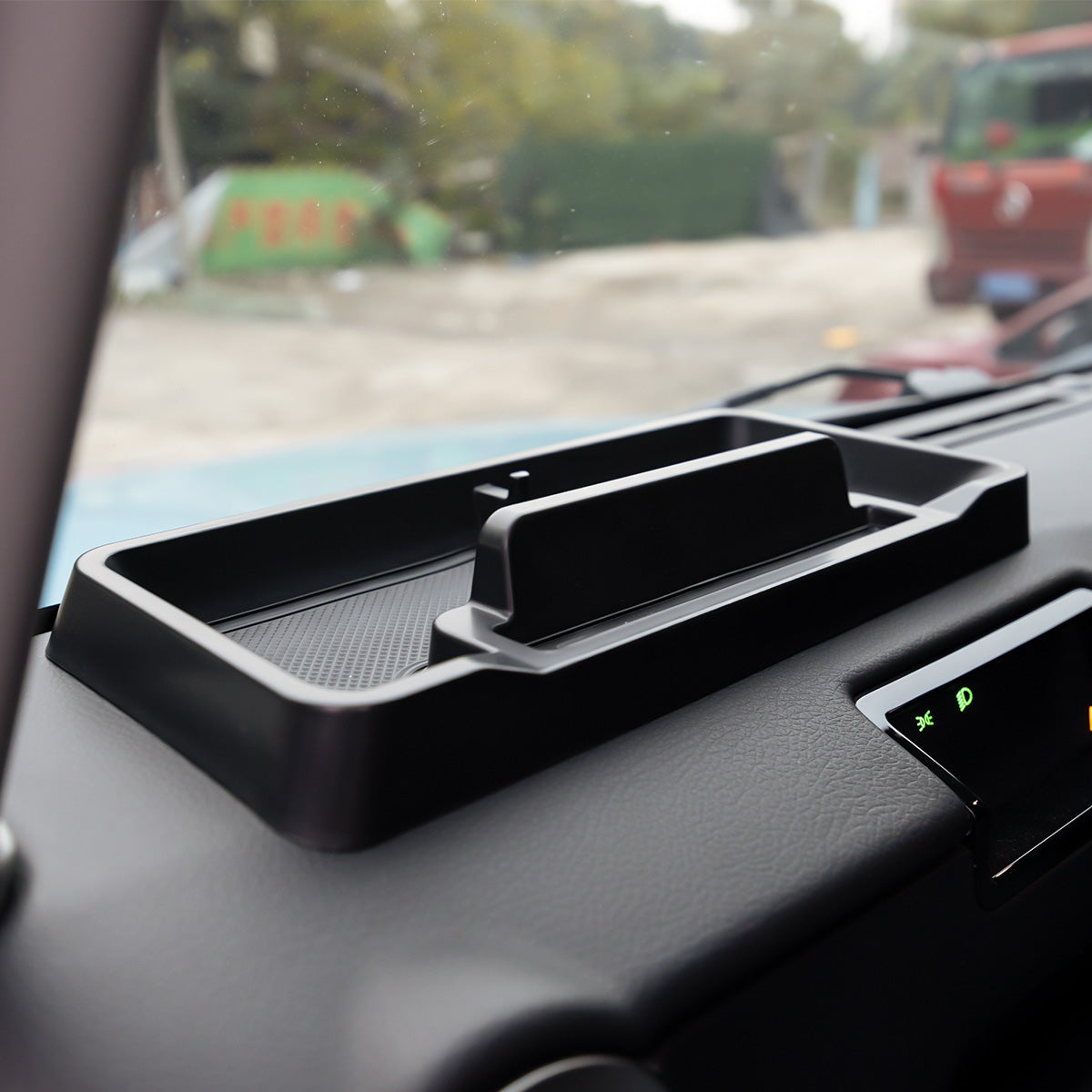 plomor-Dashboard Storage Tray for INEOS Grenadier – Dash-Mounted Organizer-2