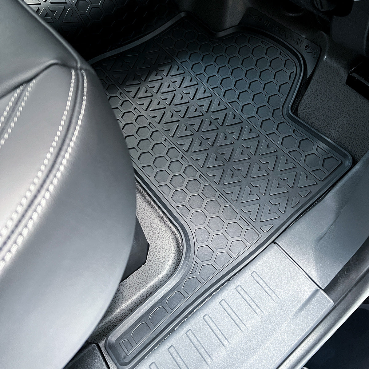 plomor-Full Set Floor Mats for INEOS Grenadier – Latex Rubber Material-4