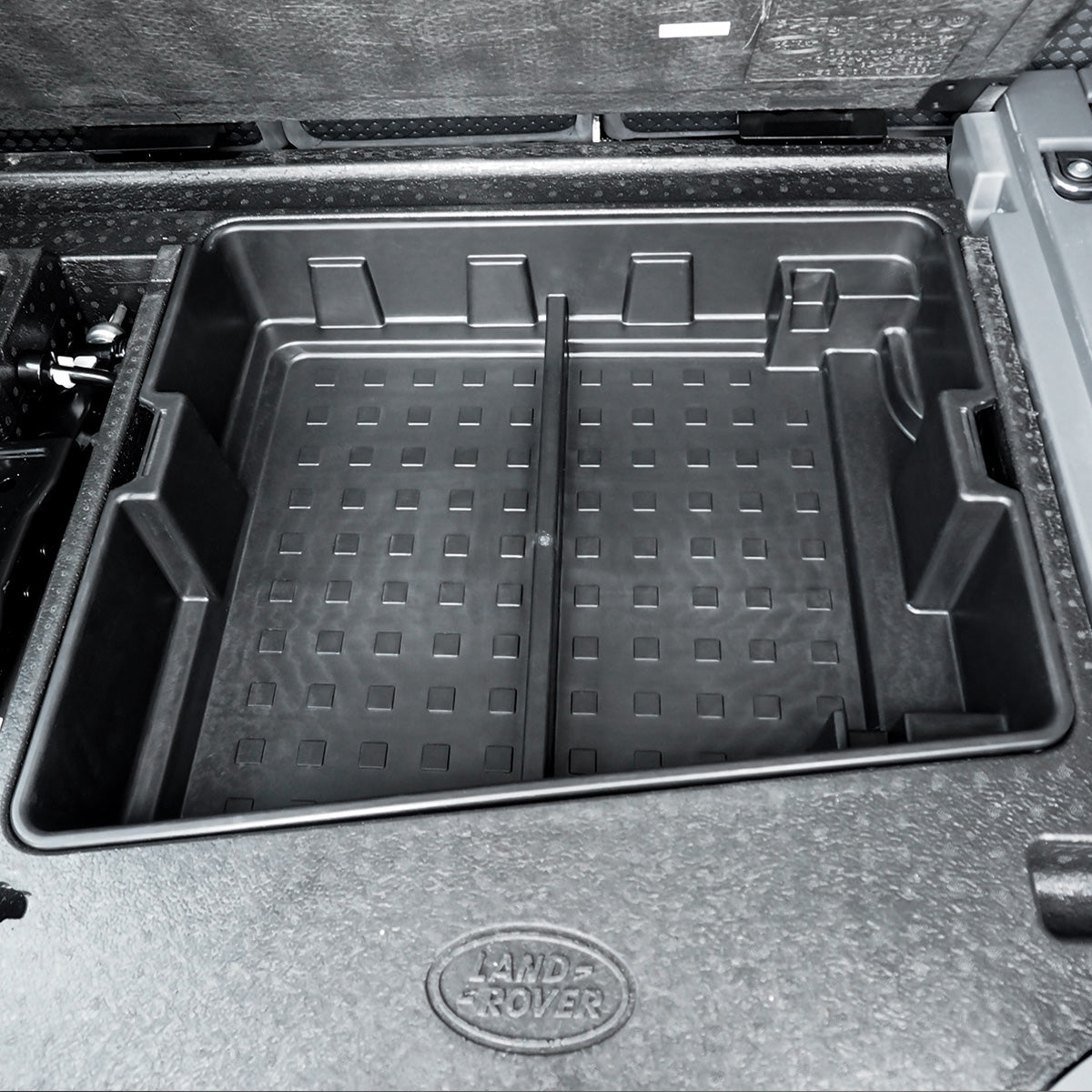 PLOMOR rear cargo box in vehicle rear storage for Defender 90/110