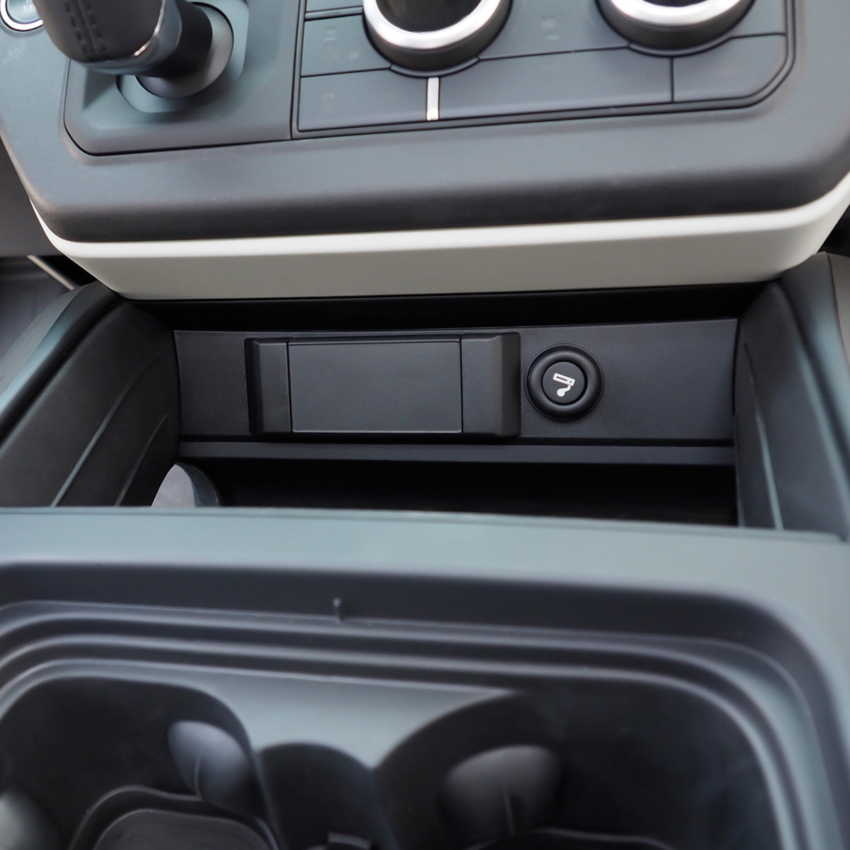 PLOMOR Defender 90 USB Port Cover in Console