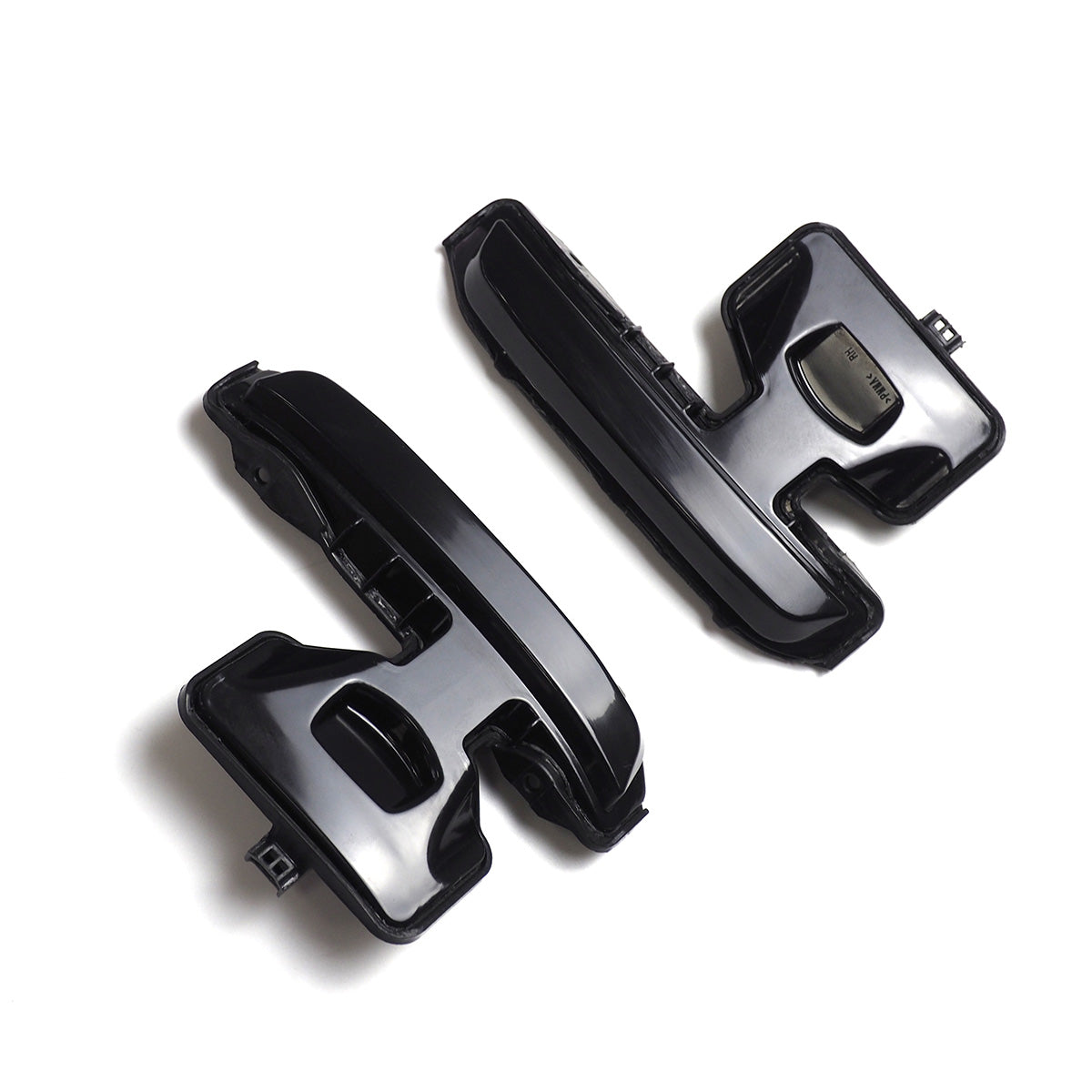 Top-to-bottom sequential amber flow of PLOMOR LED Side Mirror Indicator for Defender 90/110/130