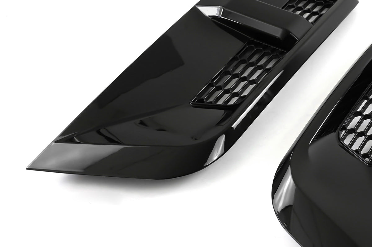 Premium Exterior Styling - PLOMOR Side Vent Cover – Carbon Fibre / Gloss Black for Defender 90, 110, 130