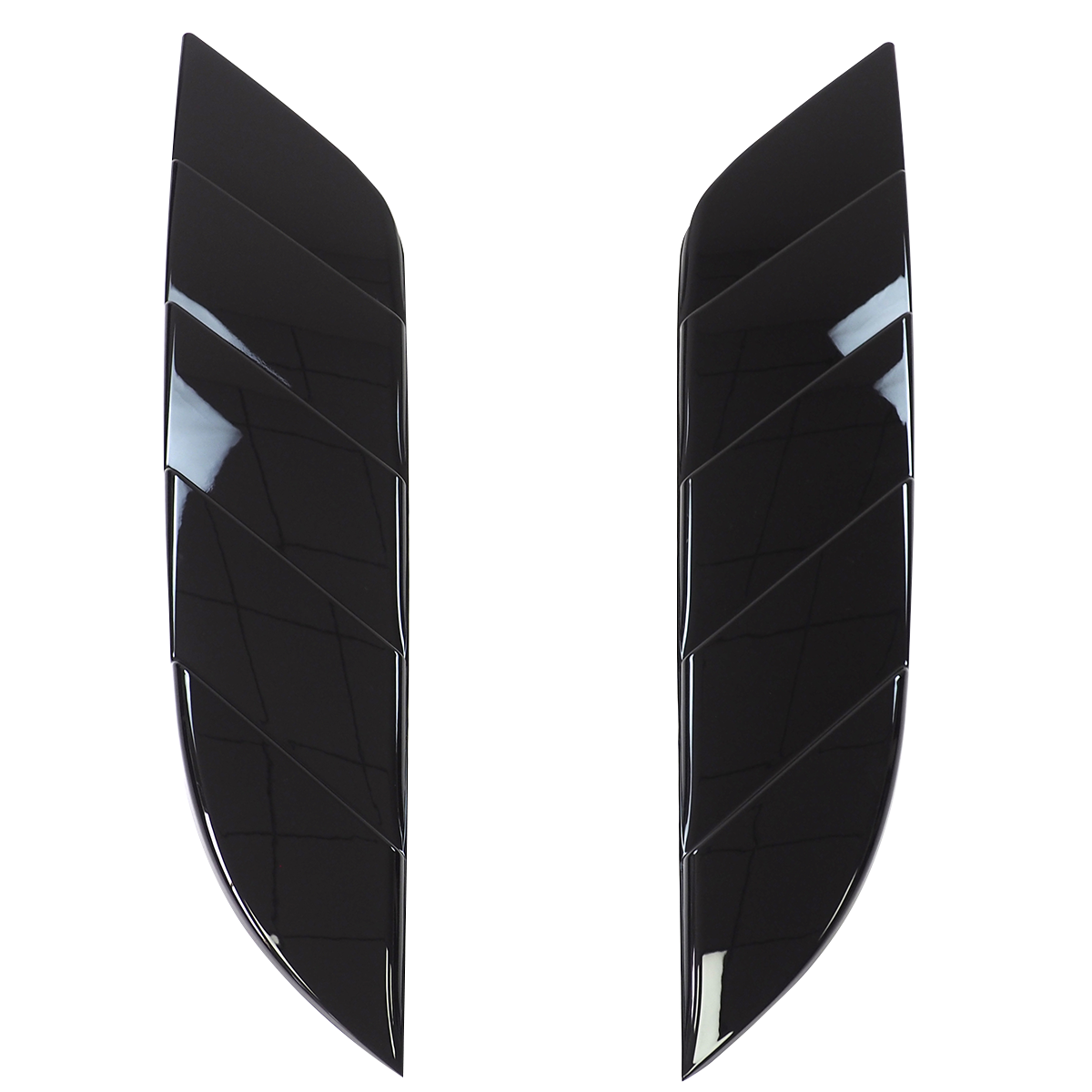 Front view of PLOMOR Dual-Fin Hood Vent Trim on Defender 90 110 130