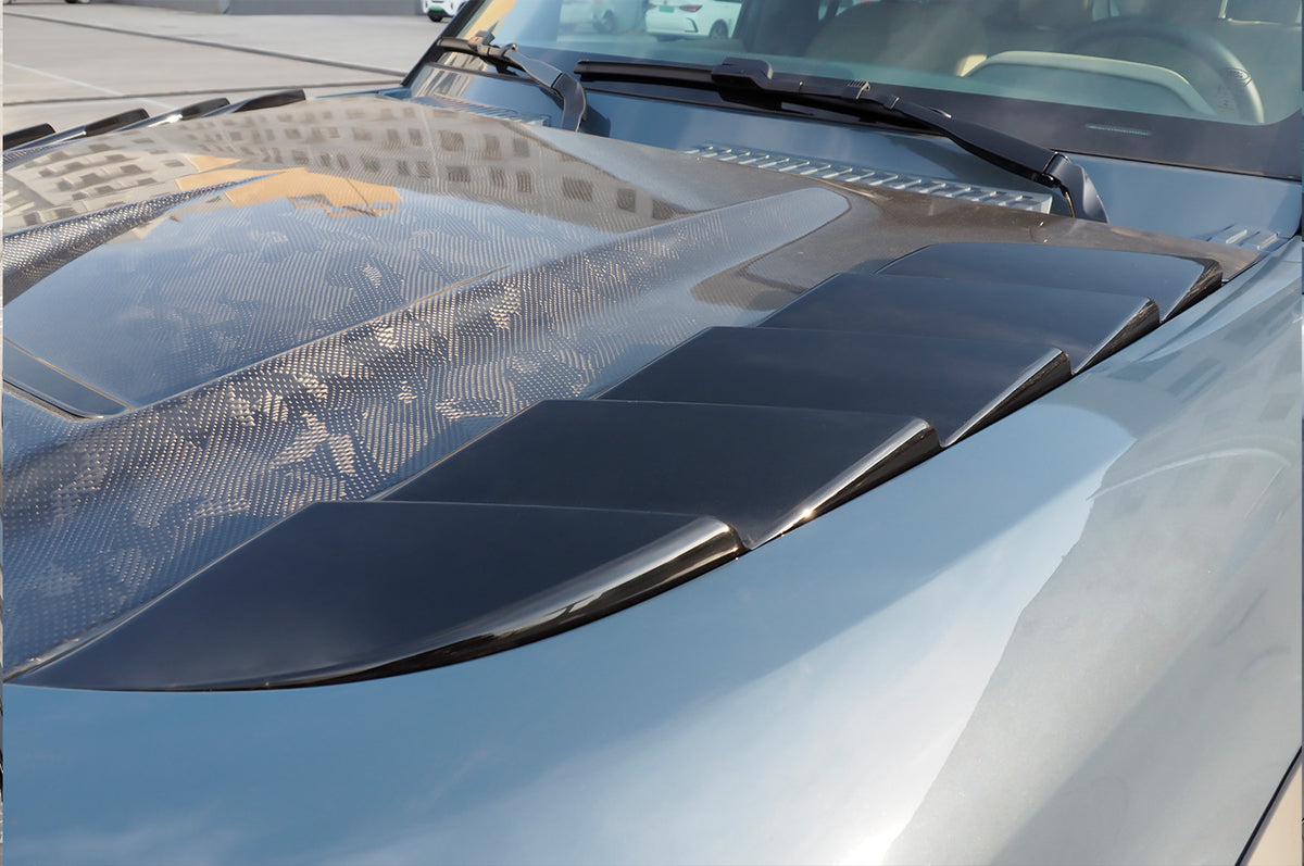 Available in Three Premium Finishes - PLOMOR Dual-Fin Hood Vent – Defender 90/110/130 | Gloss, Matte, Carbon