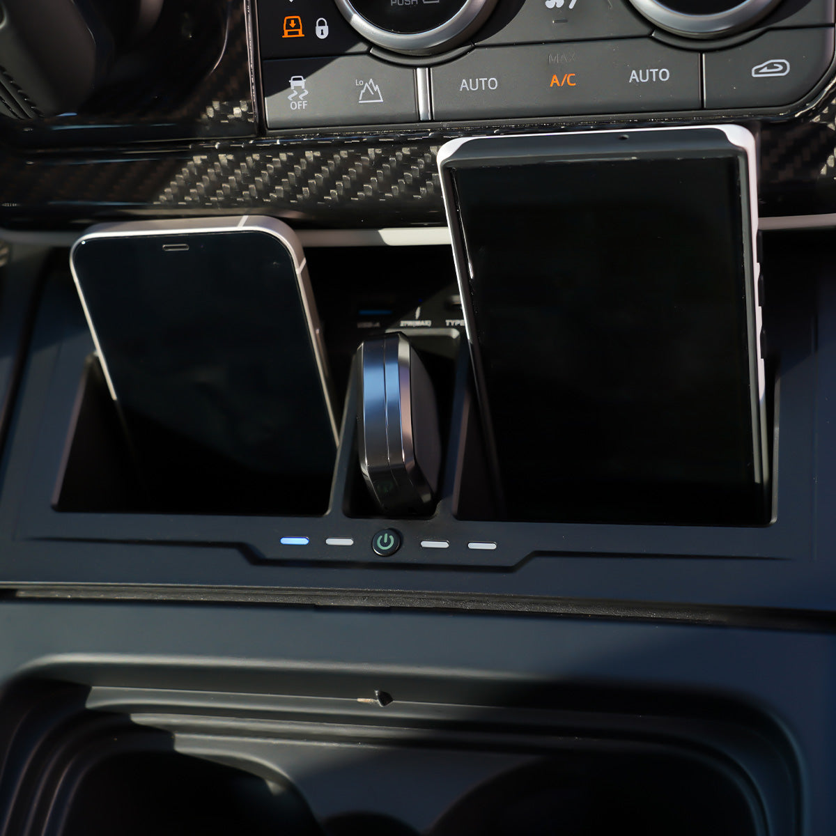 PLOMOR Dual Wireless Charging Console Charging Multiple Devices