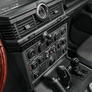 “Plomor INEOS Grenadier aluminium centre console multifunctional track installed, designed to optimise space and securely mount accessories.”