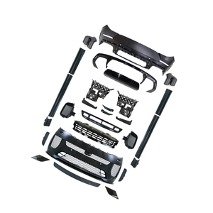 Range Rover Sport L461 SV Style body kit rear view with carbon fiber accents
