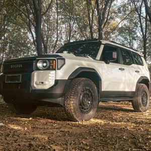 PLOMOR 18-inch forged wheel installed on LC250 front axle
