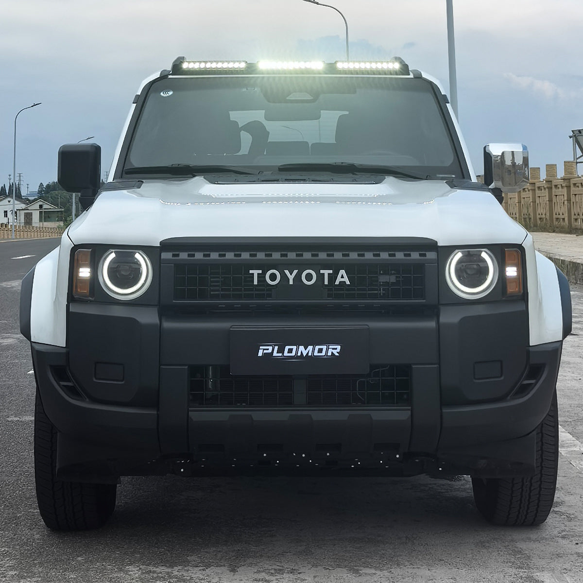 PLOMOR LC250 Roof Mounted LED Light Installe