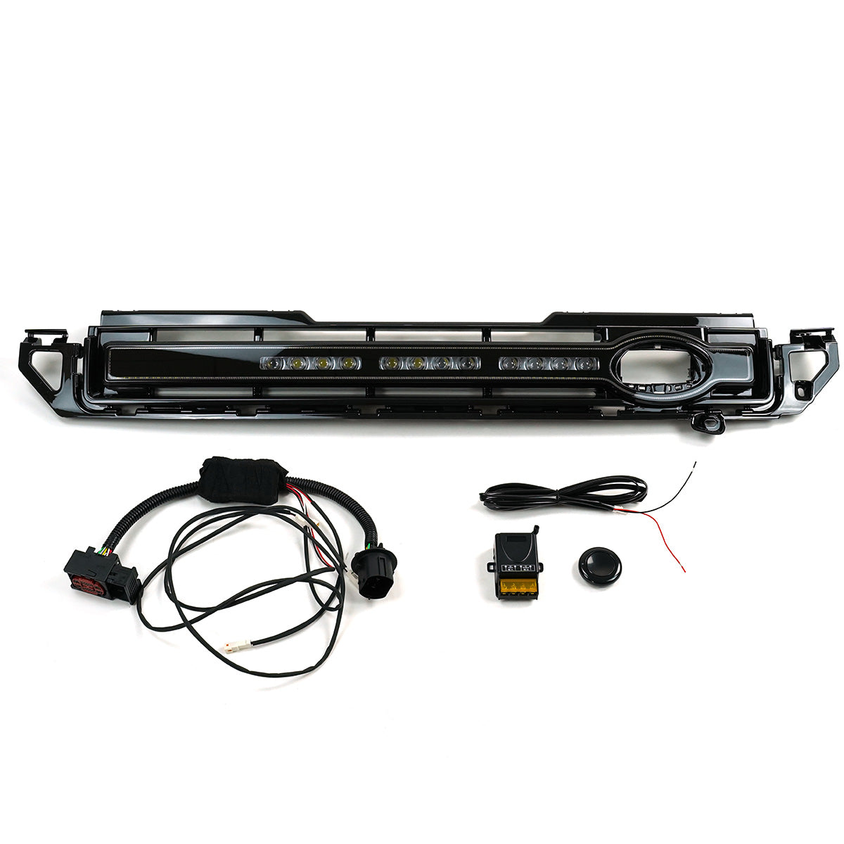 Easy plug-and-play installation of PLOMOR LED grille for Defender