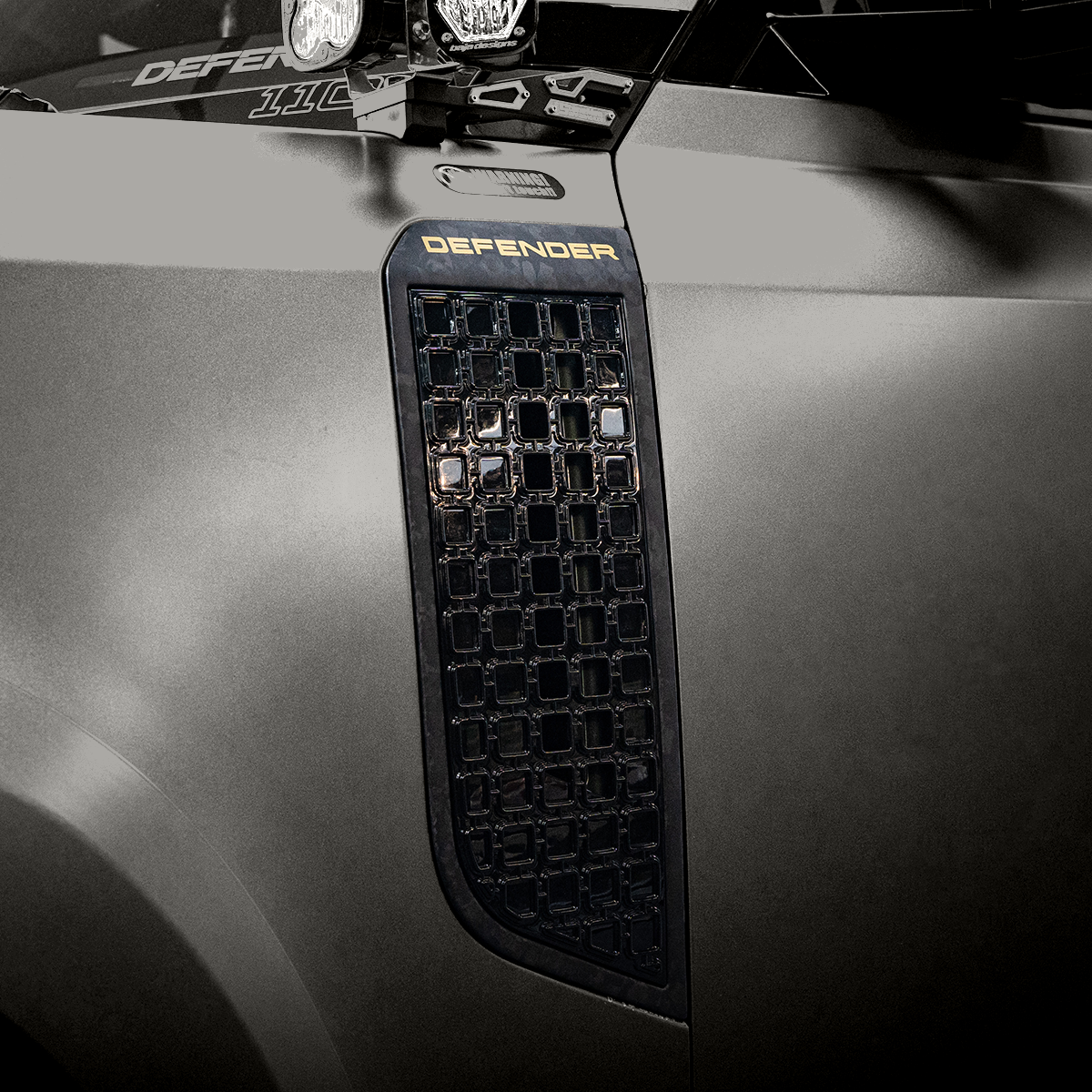 PLOMOR OCTA Side Vent Installed Left Side – Land Rover Defender