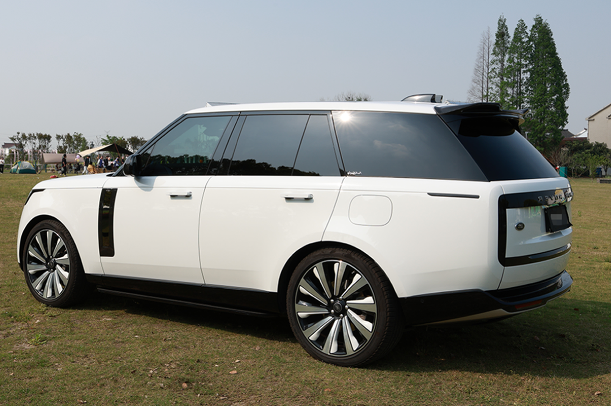 Full Carbon Fibre Finish - Full Carbon Fibre Exterior Kit for Range Rover L460 – Tailgate, Vents, Bumper Trims & Grille