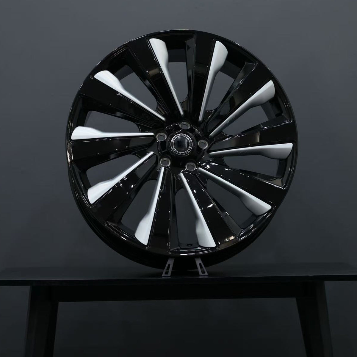 PLOMOR forged aluminium wheels for Range Rover Sport L460