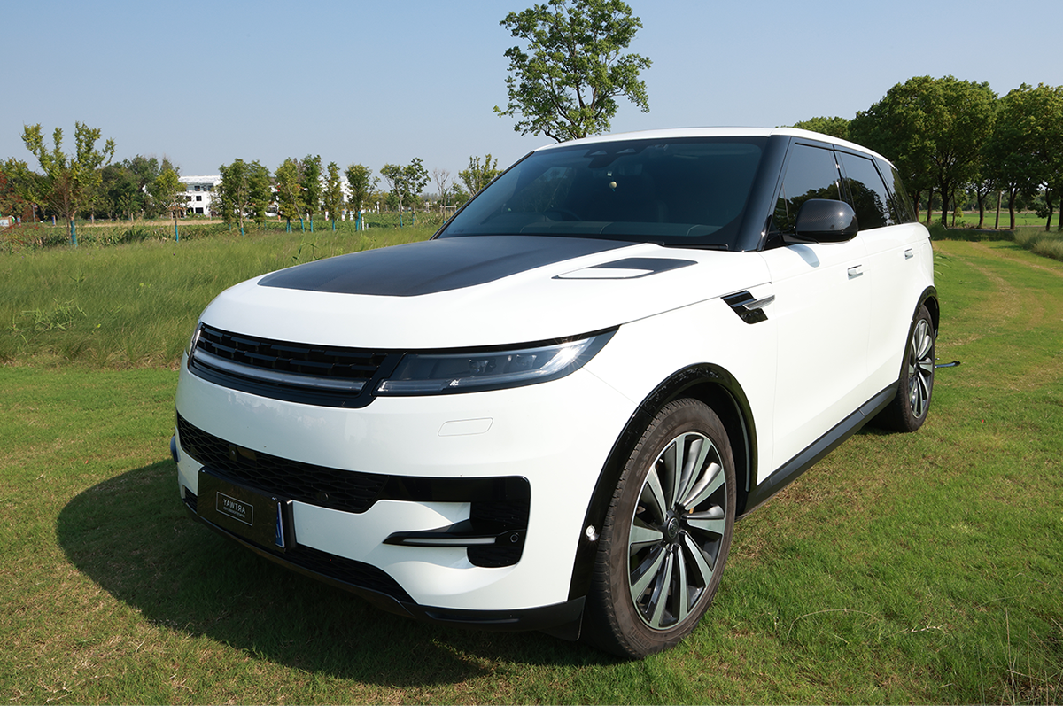 Dry carbon fibre enhances performance and texture - Forged Dry Carbon Fibre Bonnet for Range Rover Sport SV