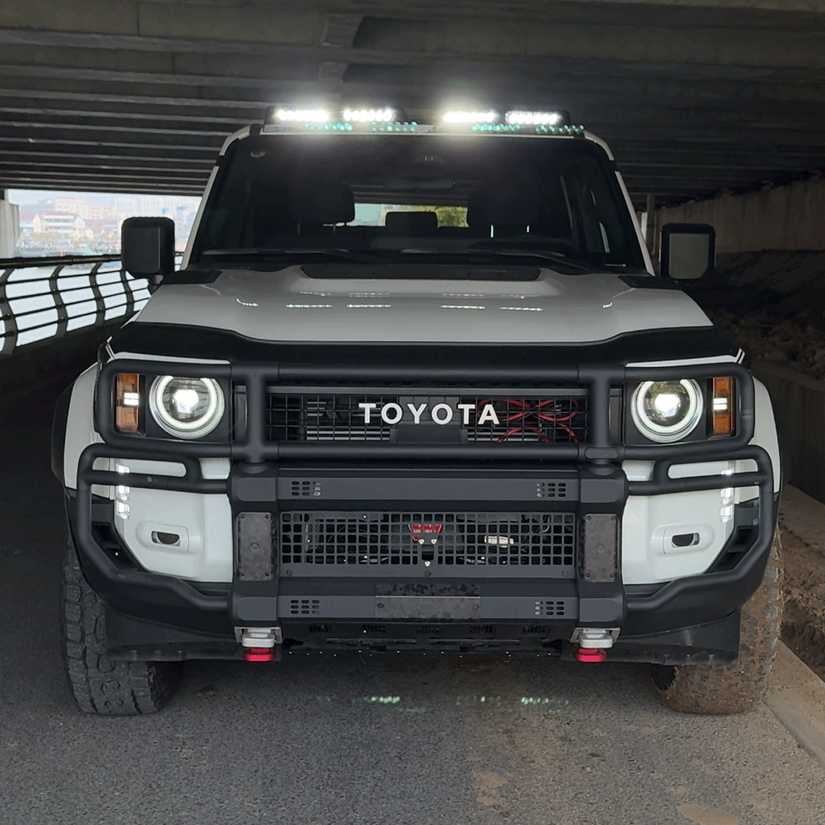 PLOMOR Four Lamp Roof Light Cover for Toyota Land Cruiser LC250 Land Cruiser 1958 2024-2026 Gloss Black