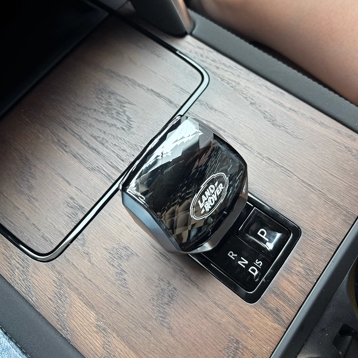 Crystal Gear Selector – Range Rover L460 (2023)